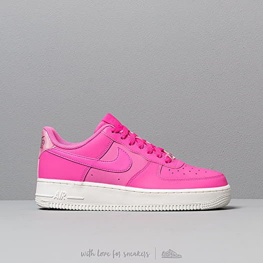 Nike Wmns Air Force 1 07 Essential