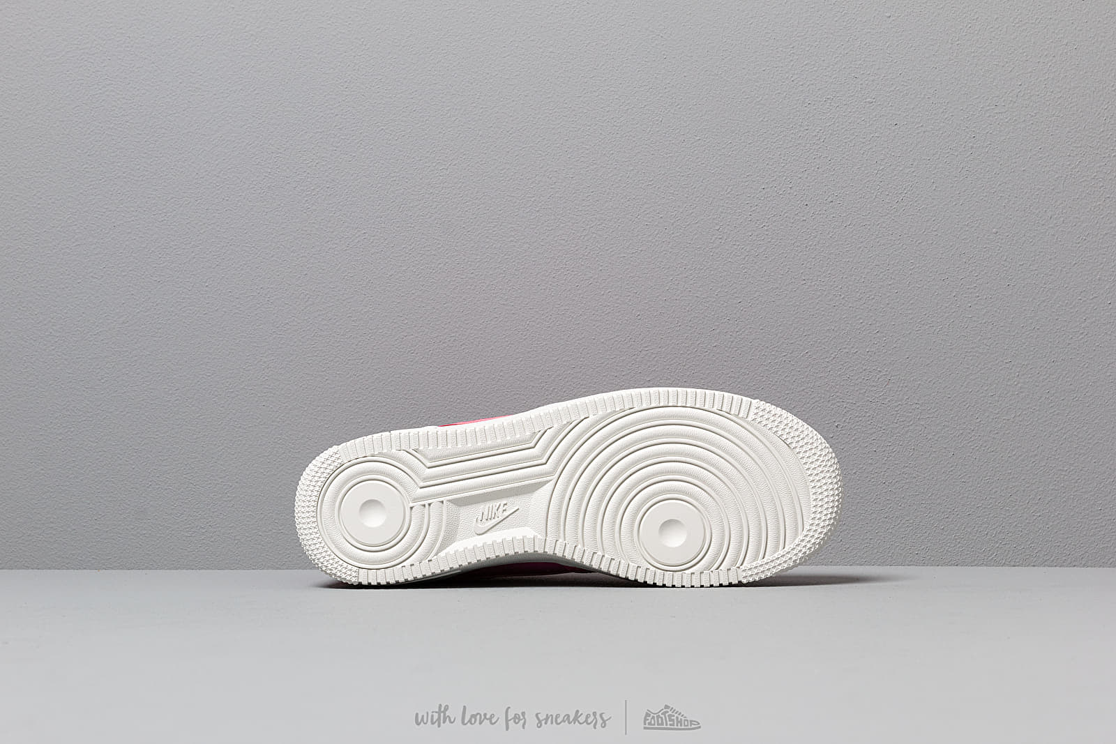 Moteriška avalynė Nike Wmns Air Force 1 '07 Essential Laser Fuchsia/ Laser Fuchsia-Summit White