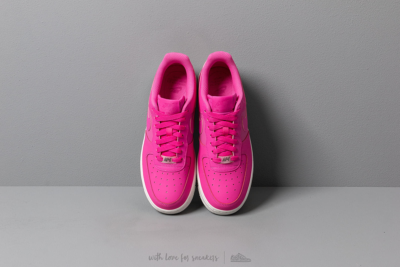 Air force 1 deals laser fuchsia