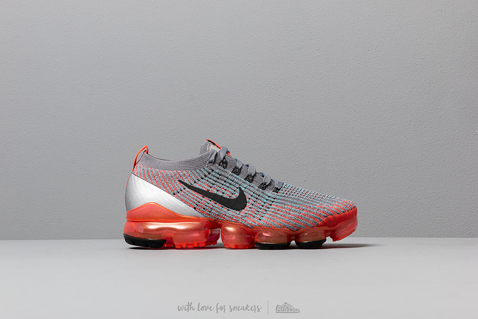 Naisten kengät Nike W Air Vapormax Flyknit 3 Flash Crimson/ Black-Cool Grey-Blue Fury