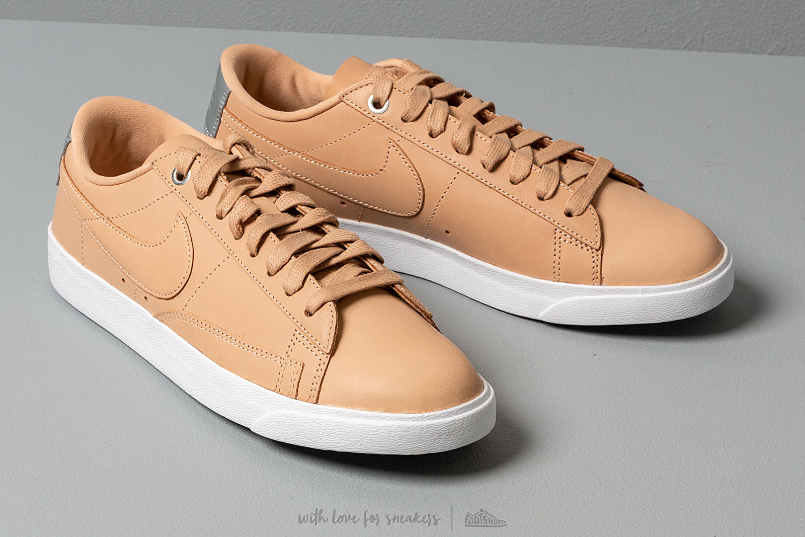 Women s shoes Nike Wmns Blazer Low SE Premium Vachetta Tan Vachetta Tan Footshop