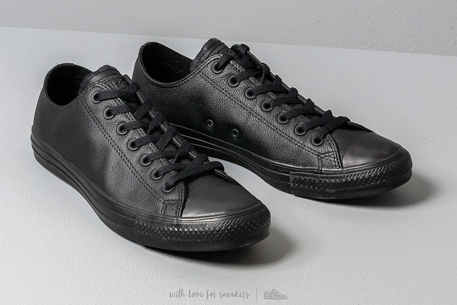 Dámské tenisky a boty Converse Chuck Taylor All Star OX Black Mono