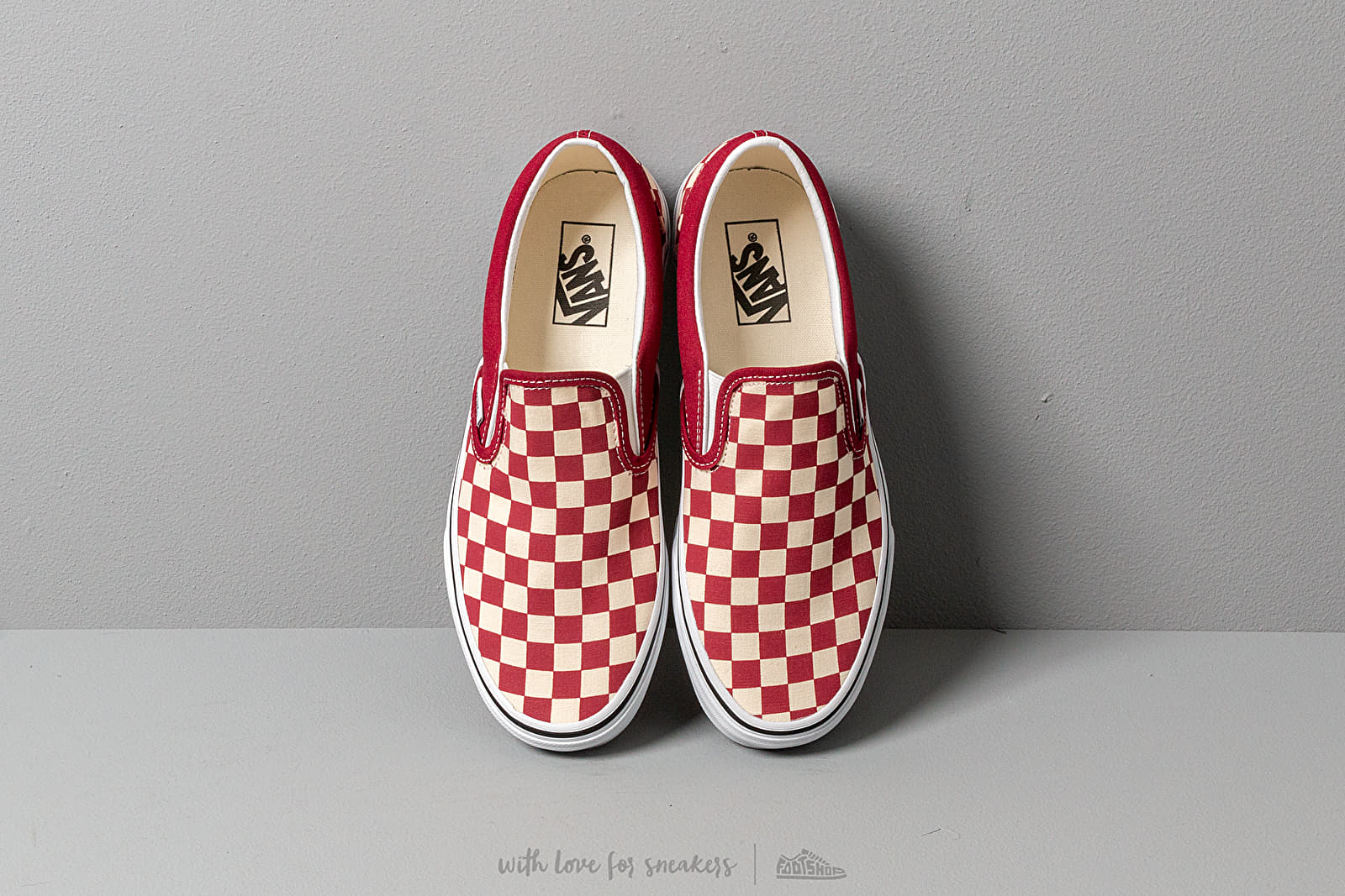 Rumba red checkerboard vans top