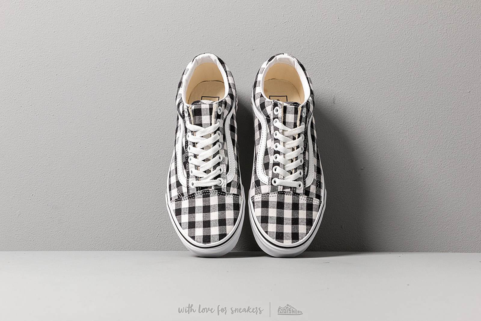 Vans gingham old skool black & true white womens shoes discount