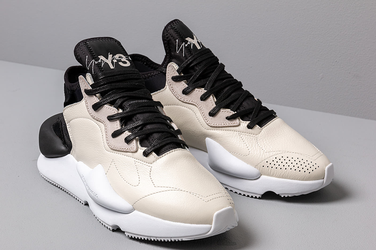 Încălțăminte și sneakerși pentru bărbați Y-3 Kaiwa Core White/ Black-Y3/ Ftwr White
