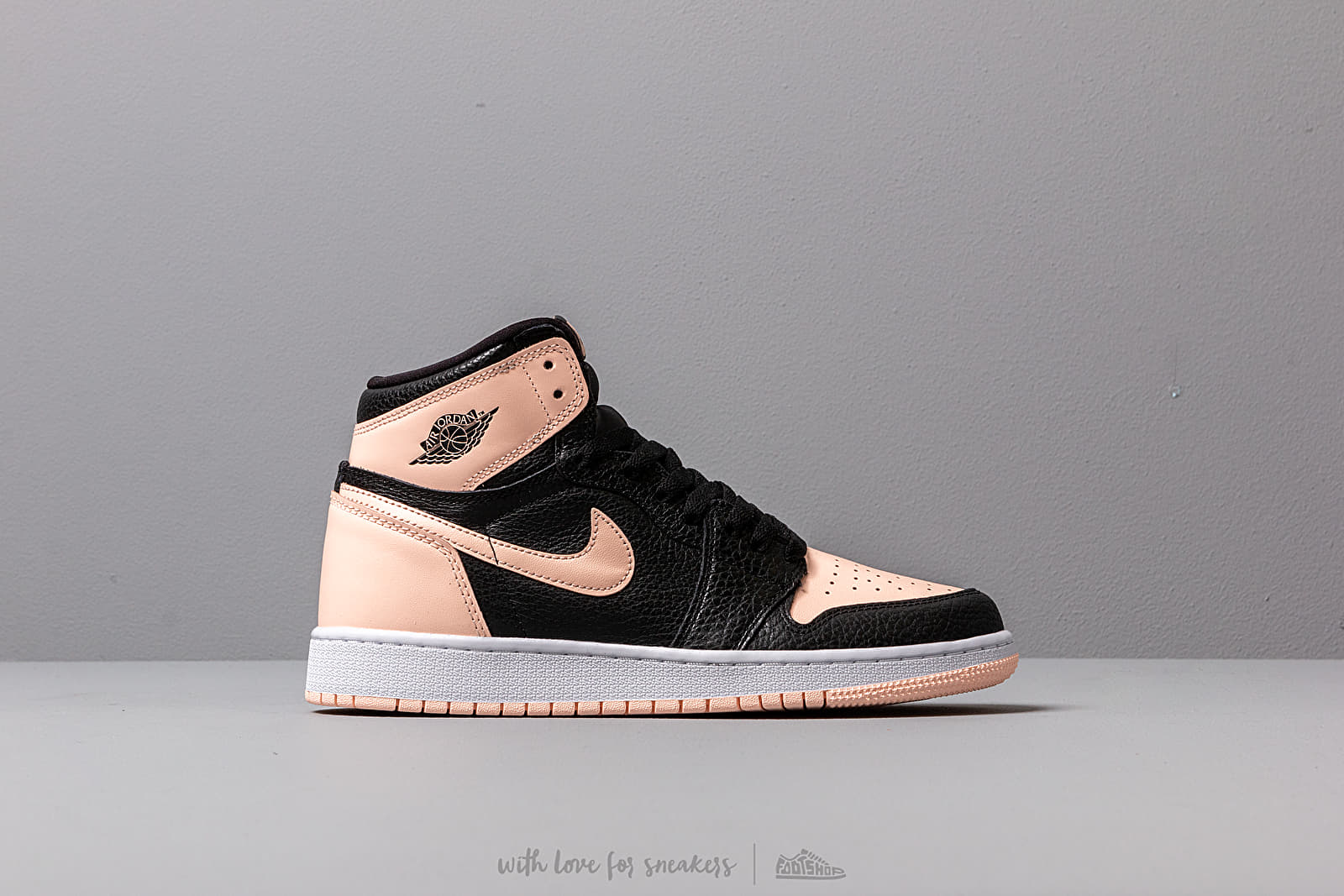 Kids sneakers and shoes Air Jordan 1 Retro High Og Gs Black Crimson Tint White Hyper Pink Footshop