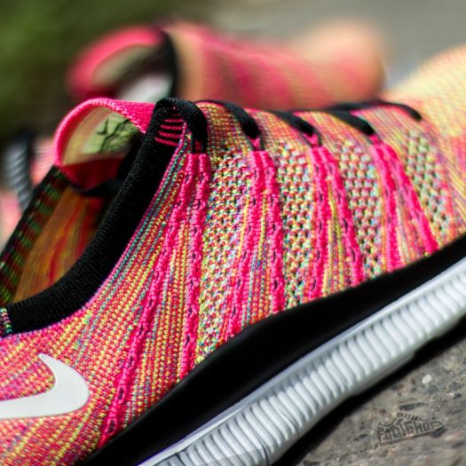 Nike free flyknit pink and black new arrivals