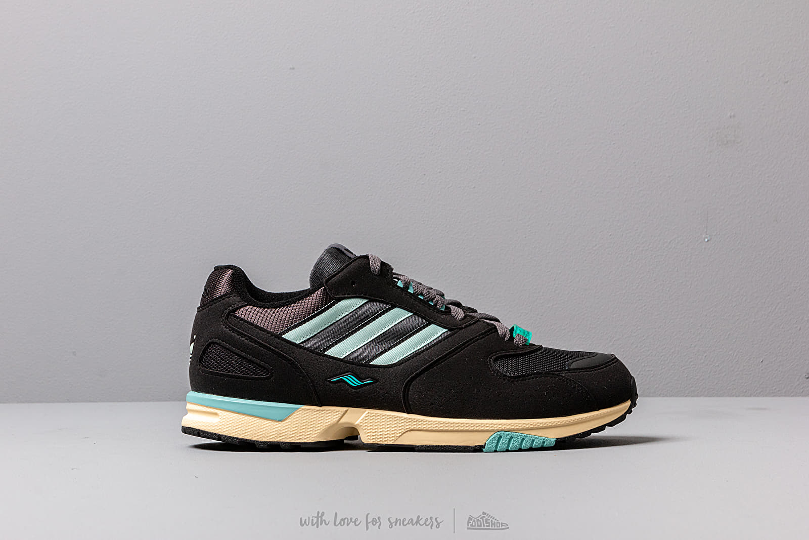 Adidas zx 4000 core black ice mint carbon hotsell