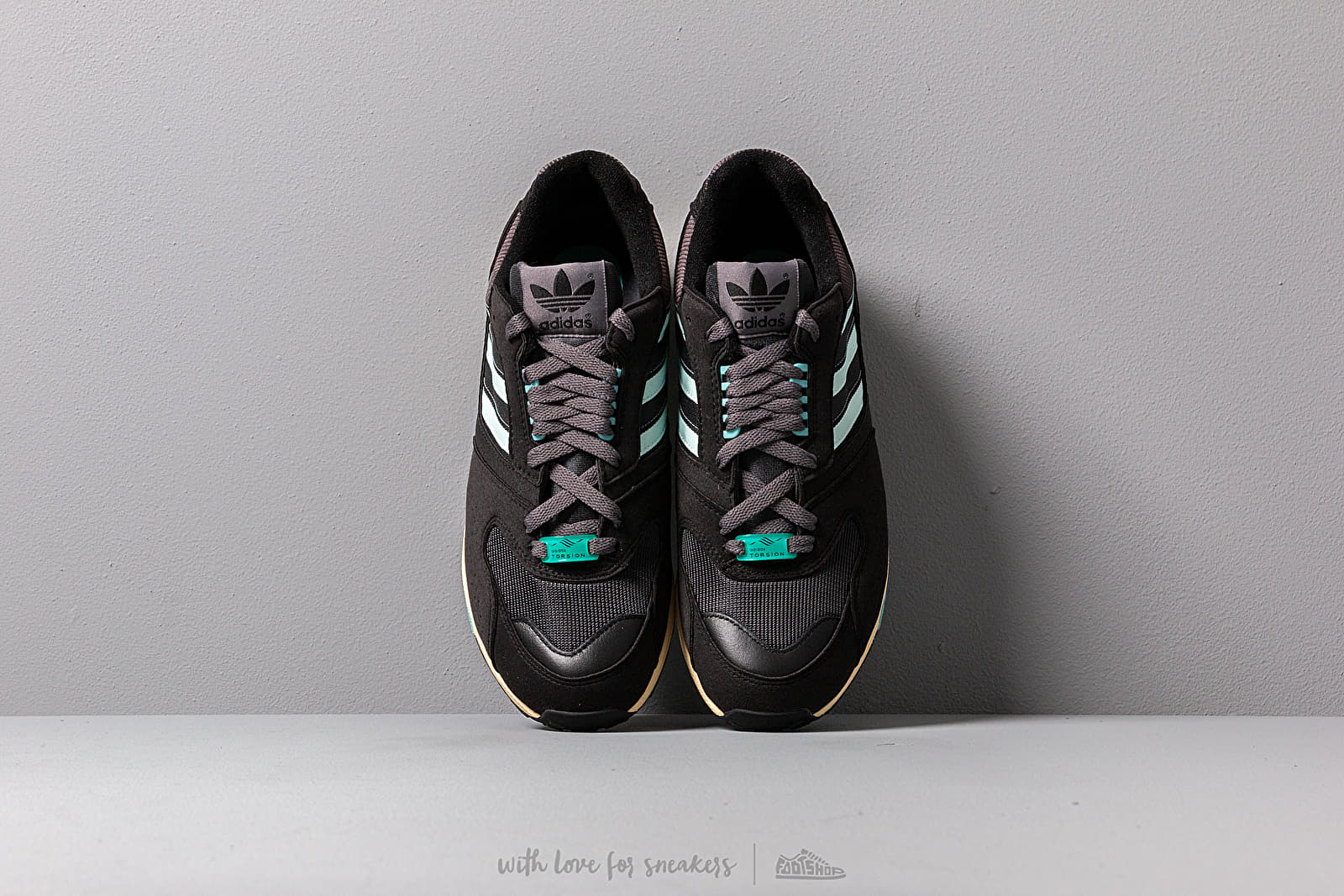 Adidas zx 4000 core black ice mint carbon outlet