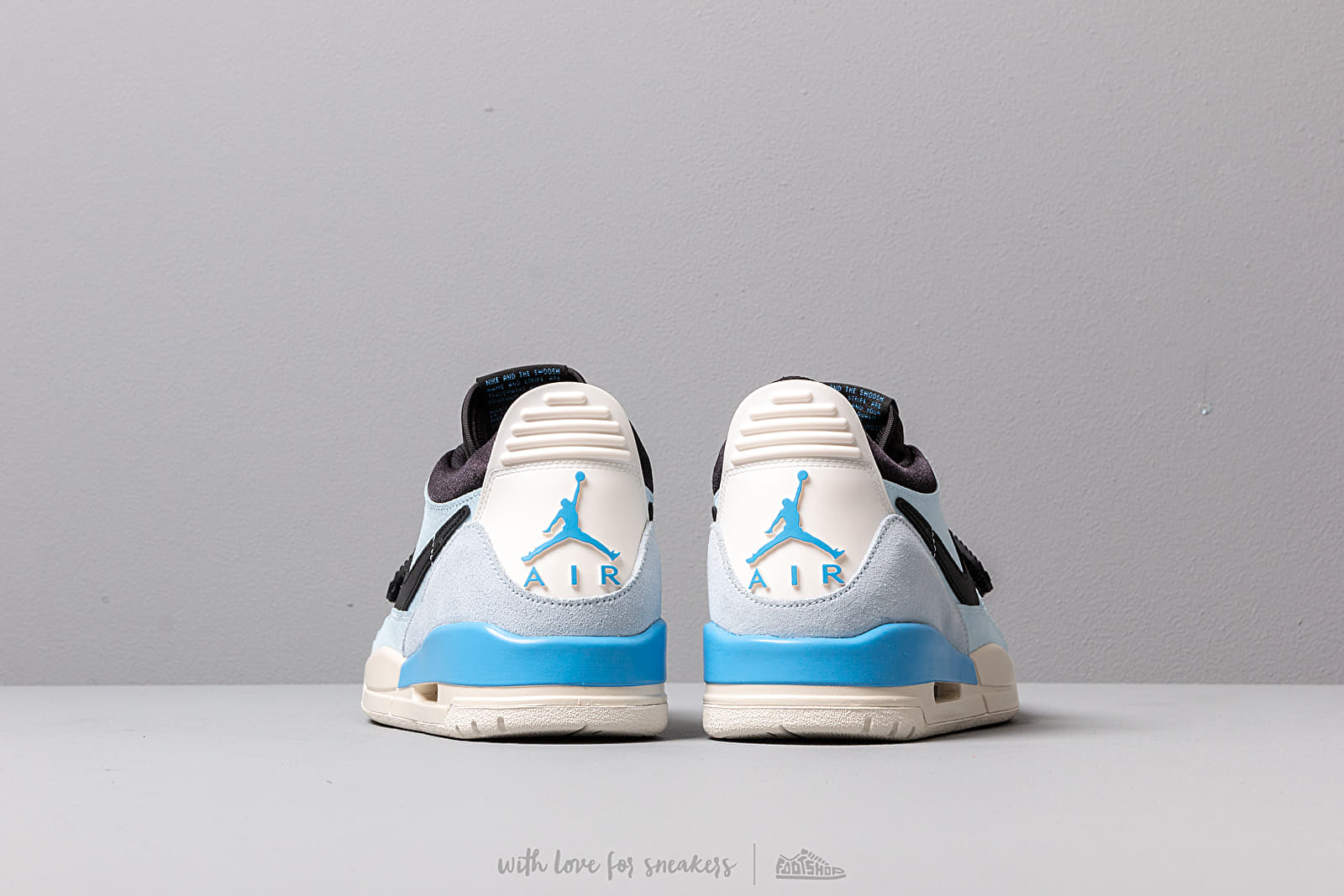 Jordan legacy 312 low pale blue online