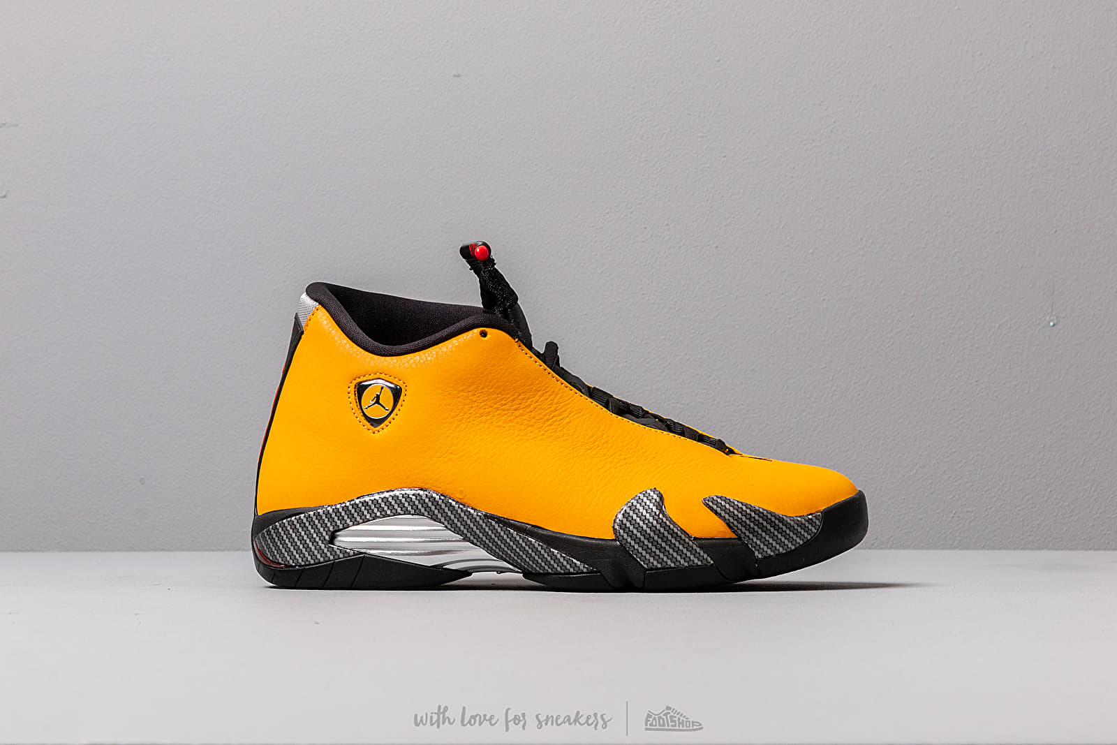 Men s shoes Air Jordan 14 Retro Se University Gold Black University Red Footshop