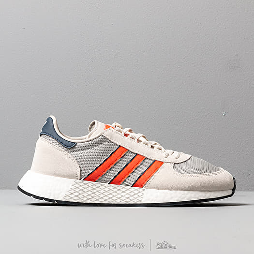 adidas Marathon Tech