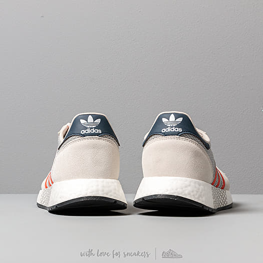 Adidas marathon tech navy top
