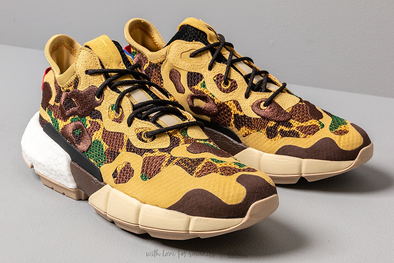 Adidas pod deals camo
