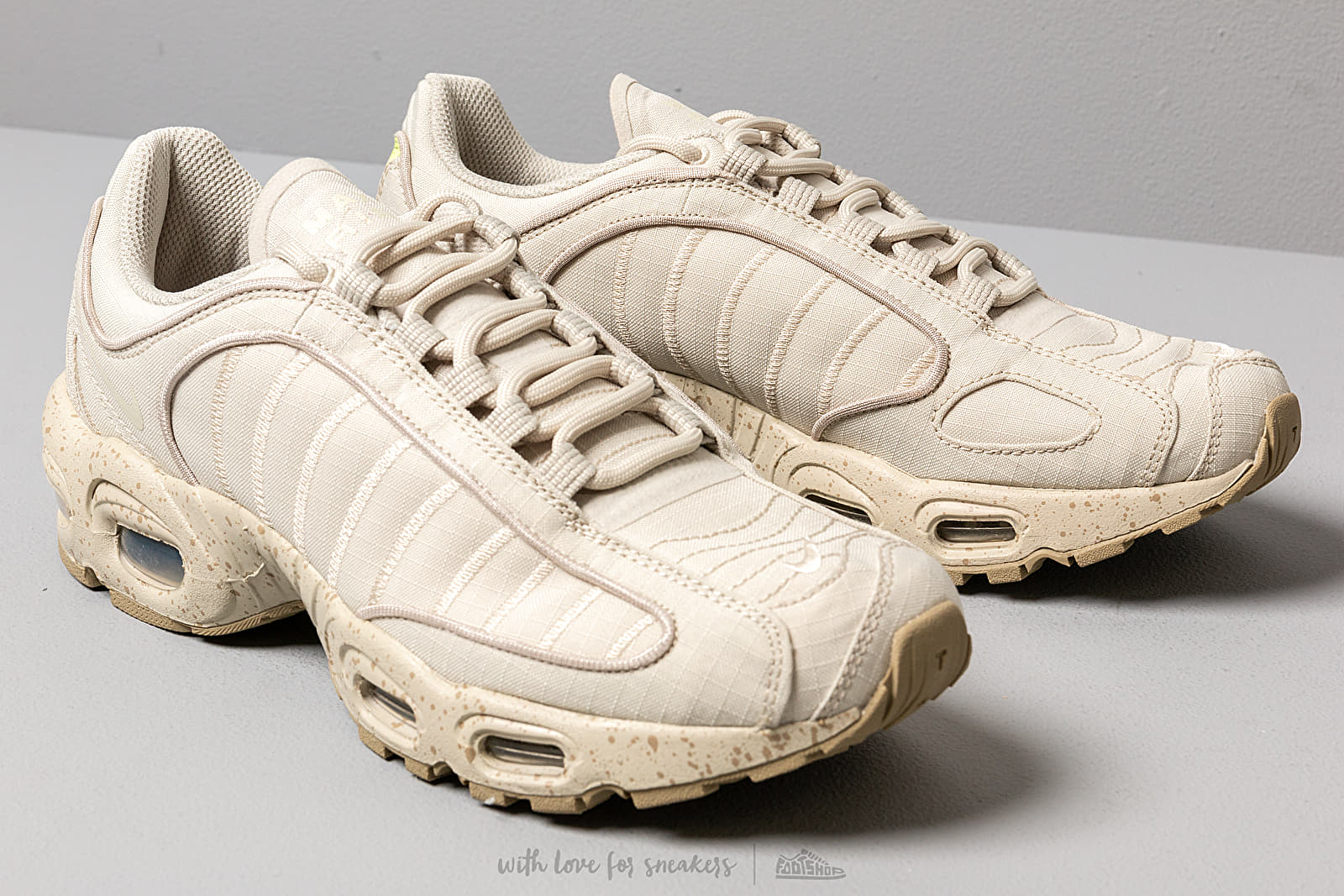 Men s shoes Nike Air Max Tailwind IV Sp Sandtrap Linen Bamboo Volt Footshop
