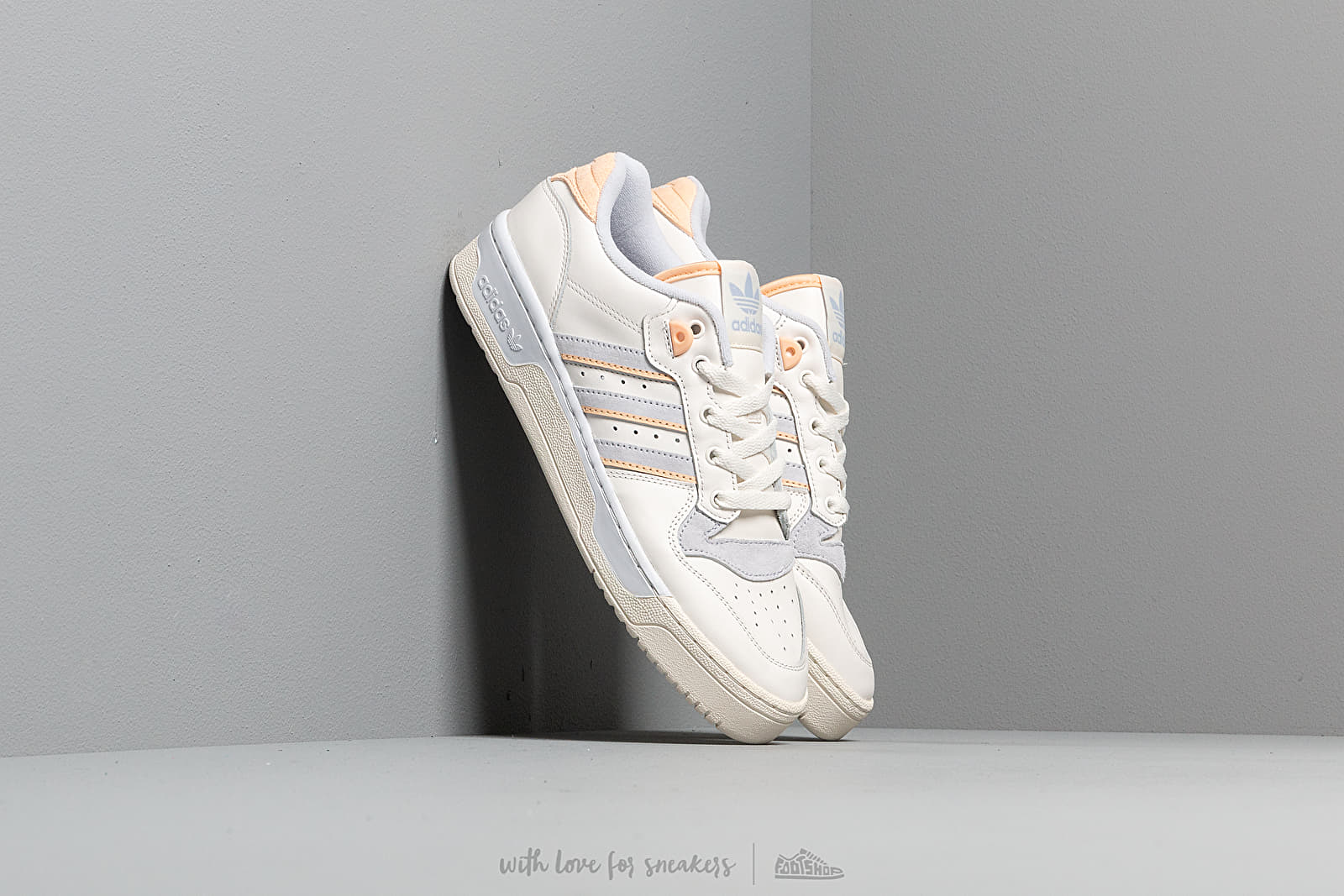 Vyriška avalynė adidas Rivalry Low Cloud White/ Off White/ Aero Blue