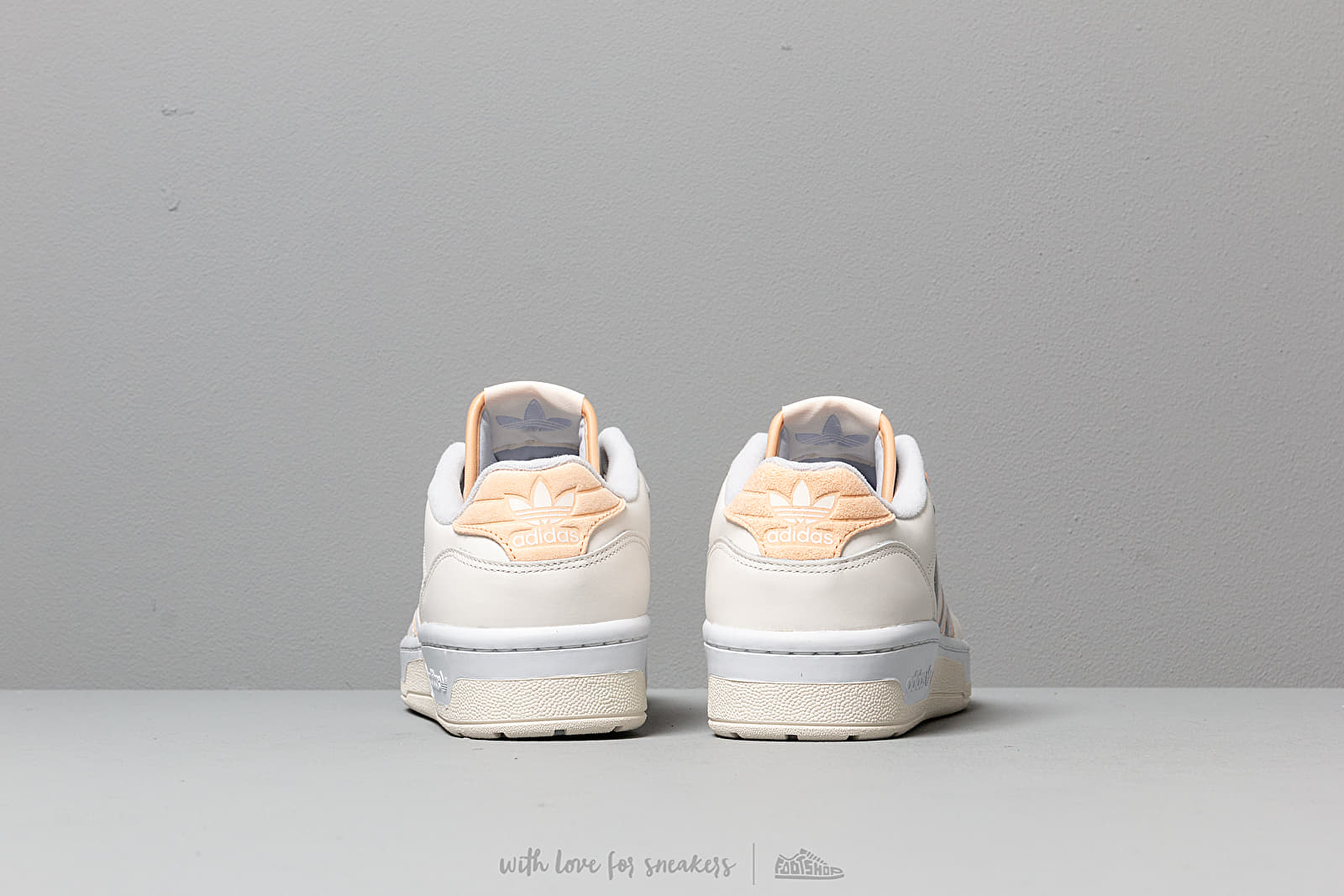 Vyriška avalynė adidas Rivalry Low Cloud White/ Off White/ Aero Blue