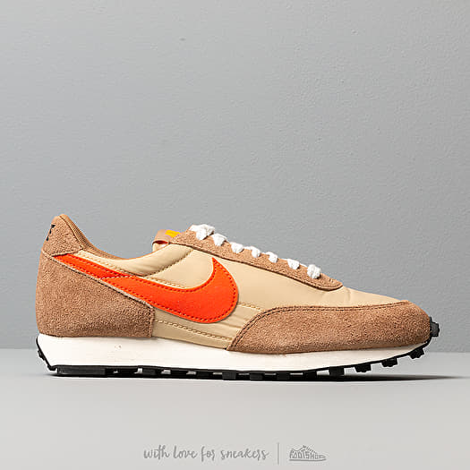 Nike daybreak vegas gold cheap