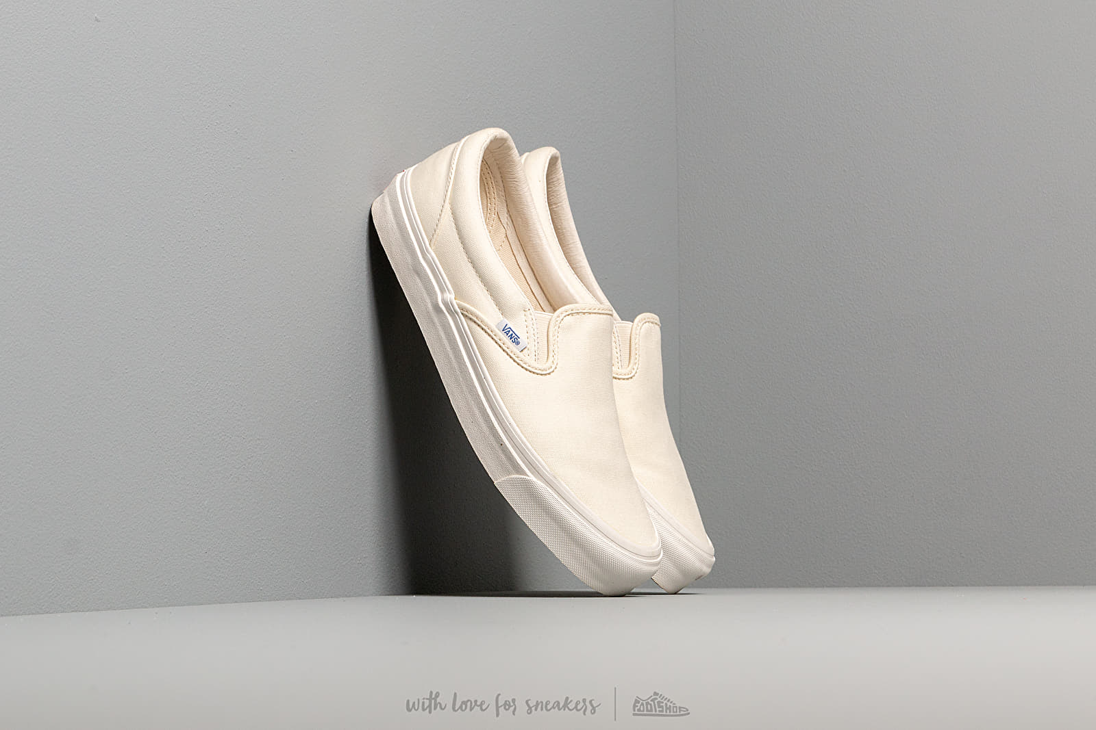 Încălțăminte și sneakerși pentru bărbați Vans OG Classic Slip-On (Canvas) Classic White