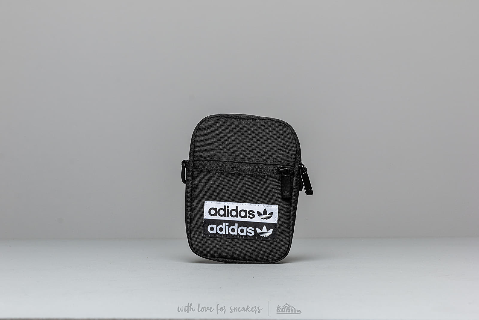 Crossbody táskák adidas Festival Bag Black/ White