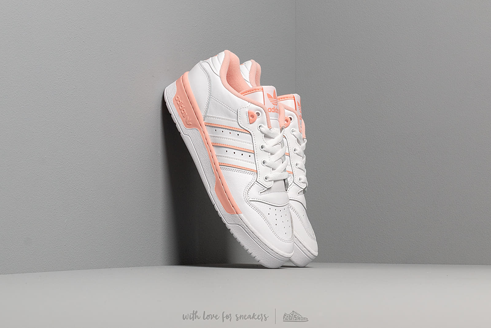 Adidas originals rivalry low outlet trainer in blue and pink