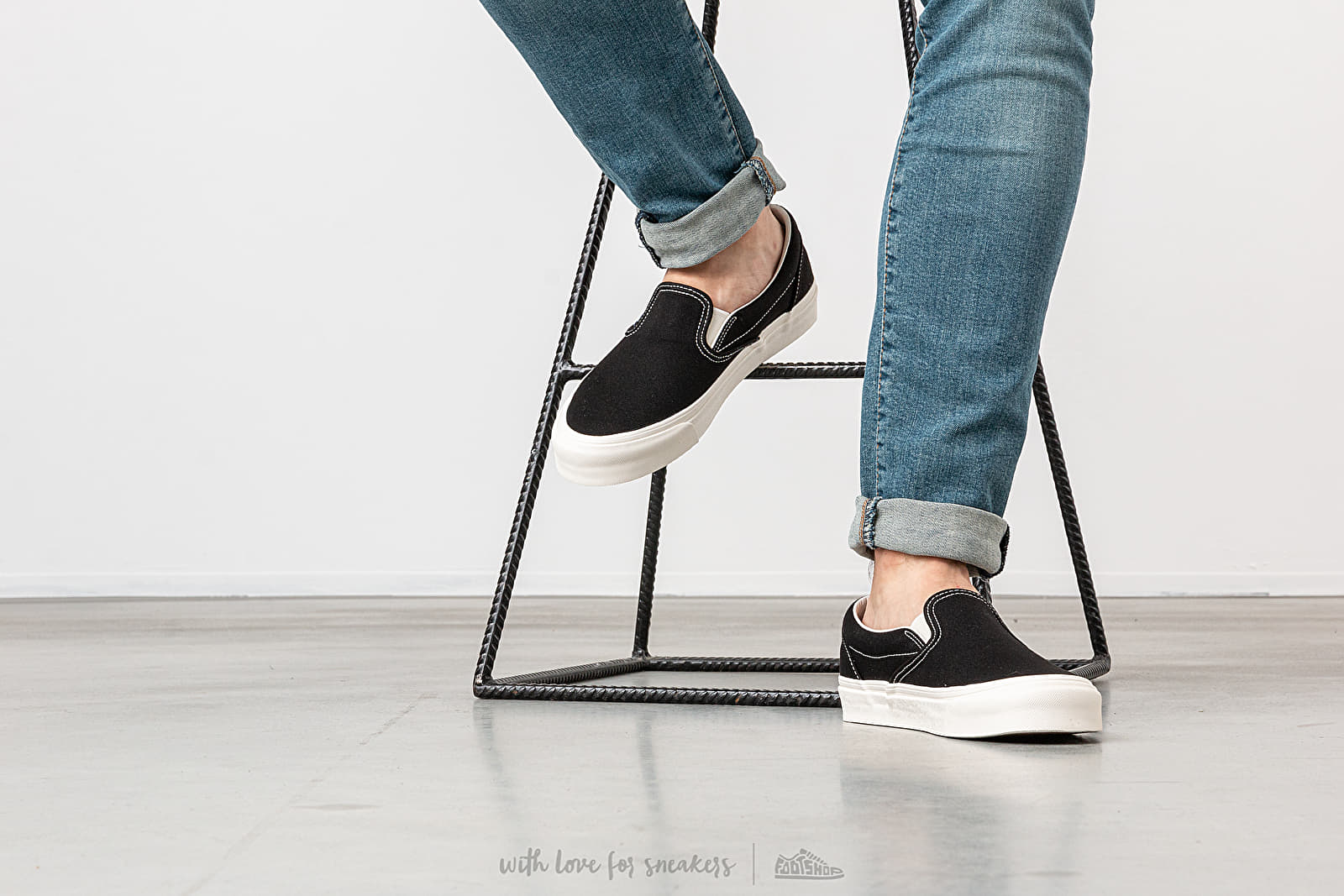 Men s shoes Vans OG Classic Slip On LX Canvas Black Footshop
