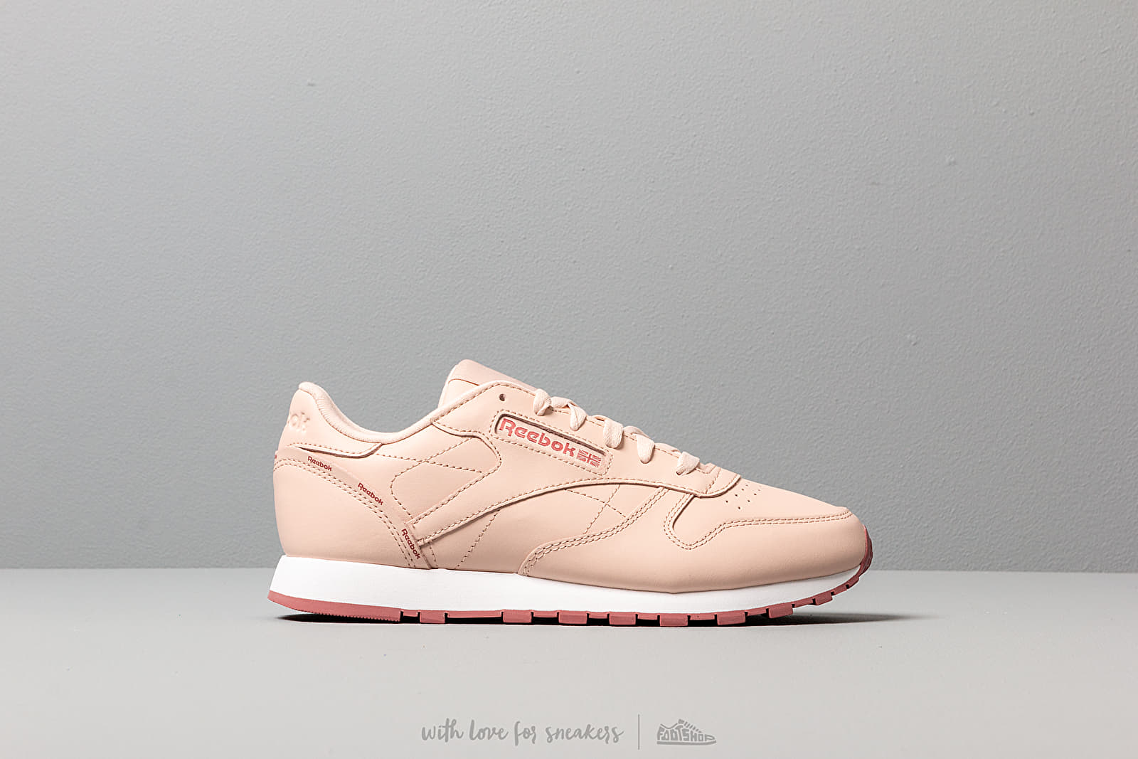 Reebok rose pale deals