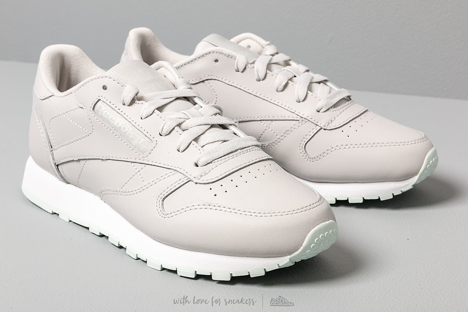 Reebok skull grey store
