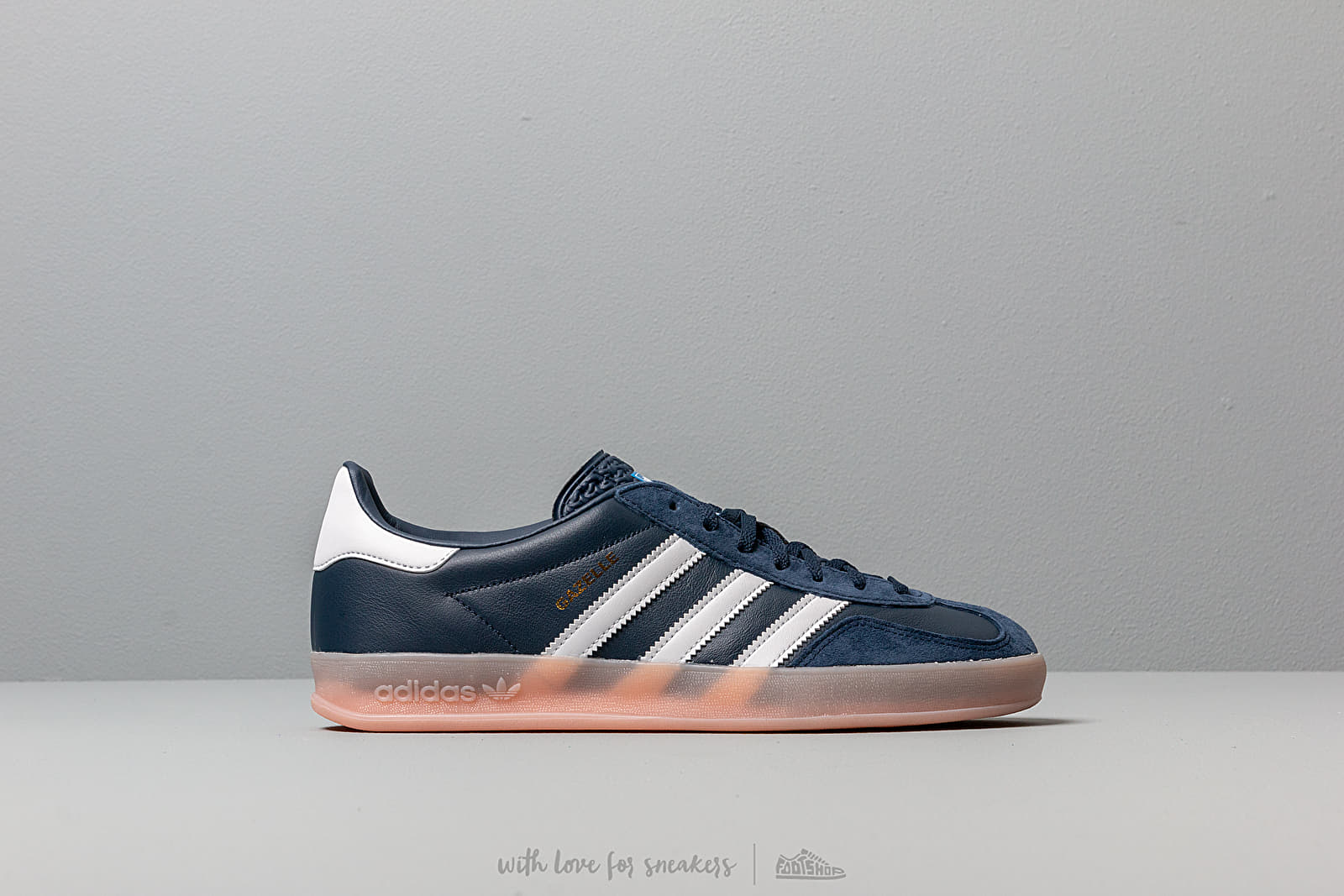 Adidas originals gazelle trainer collegiate navy / white cheap