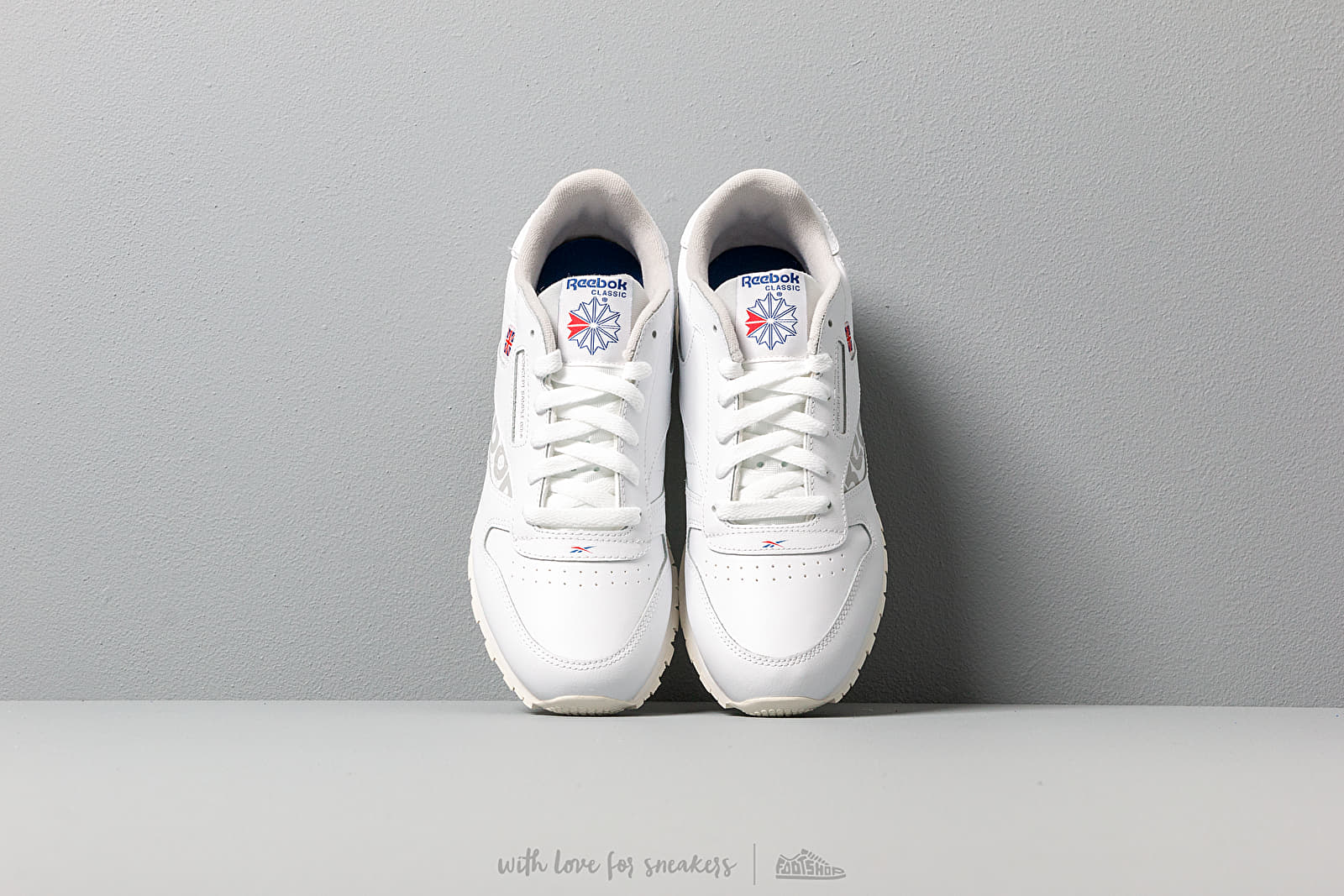 Детски маратонки и обувки Reebok Classic Leather Active White/ Dark Royal/ Excellent Red