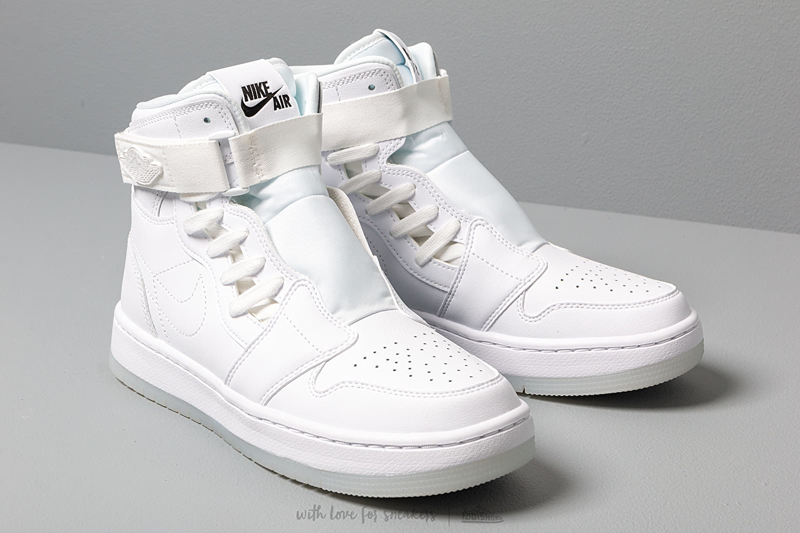 Chaussures et baskets femme Air Jordan Wmns 1 Nova XX White/ Black-White