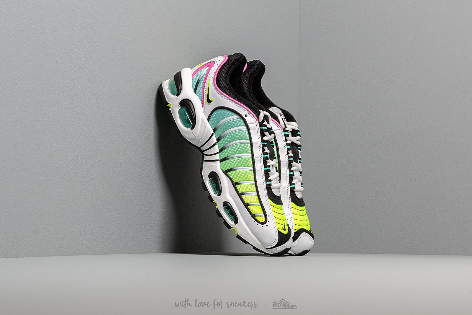 Férfi cipők Nike Air Max Tailwind IV White/ Black-China Rose-Aurora Green