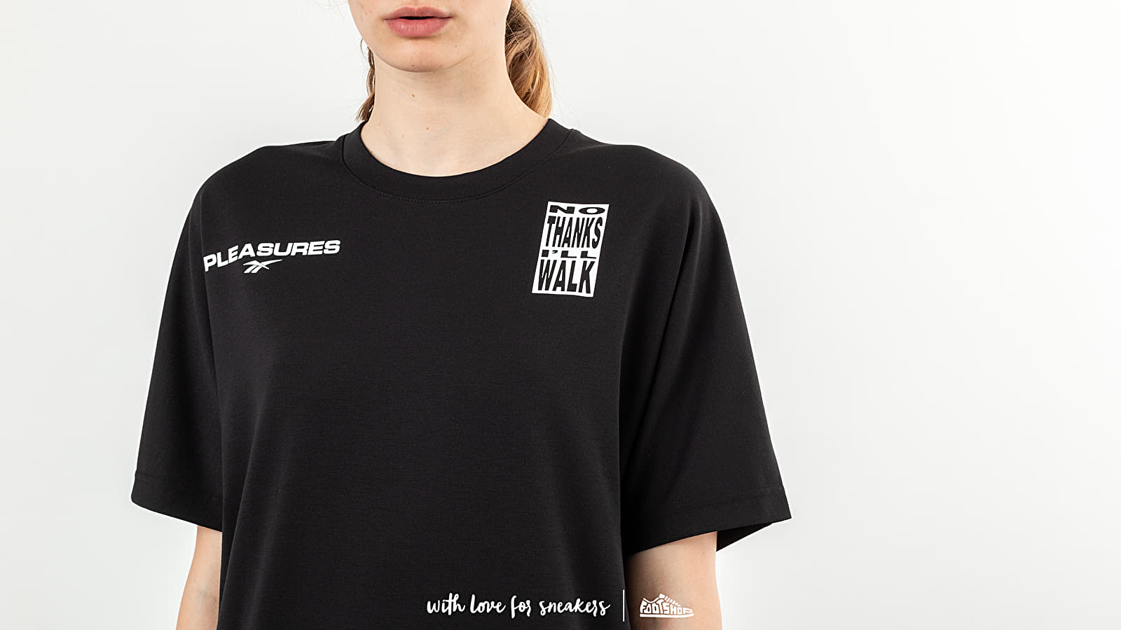T-shirts Reebok x Pleasures CL V Unisex Tee Black