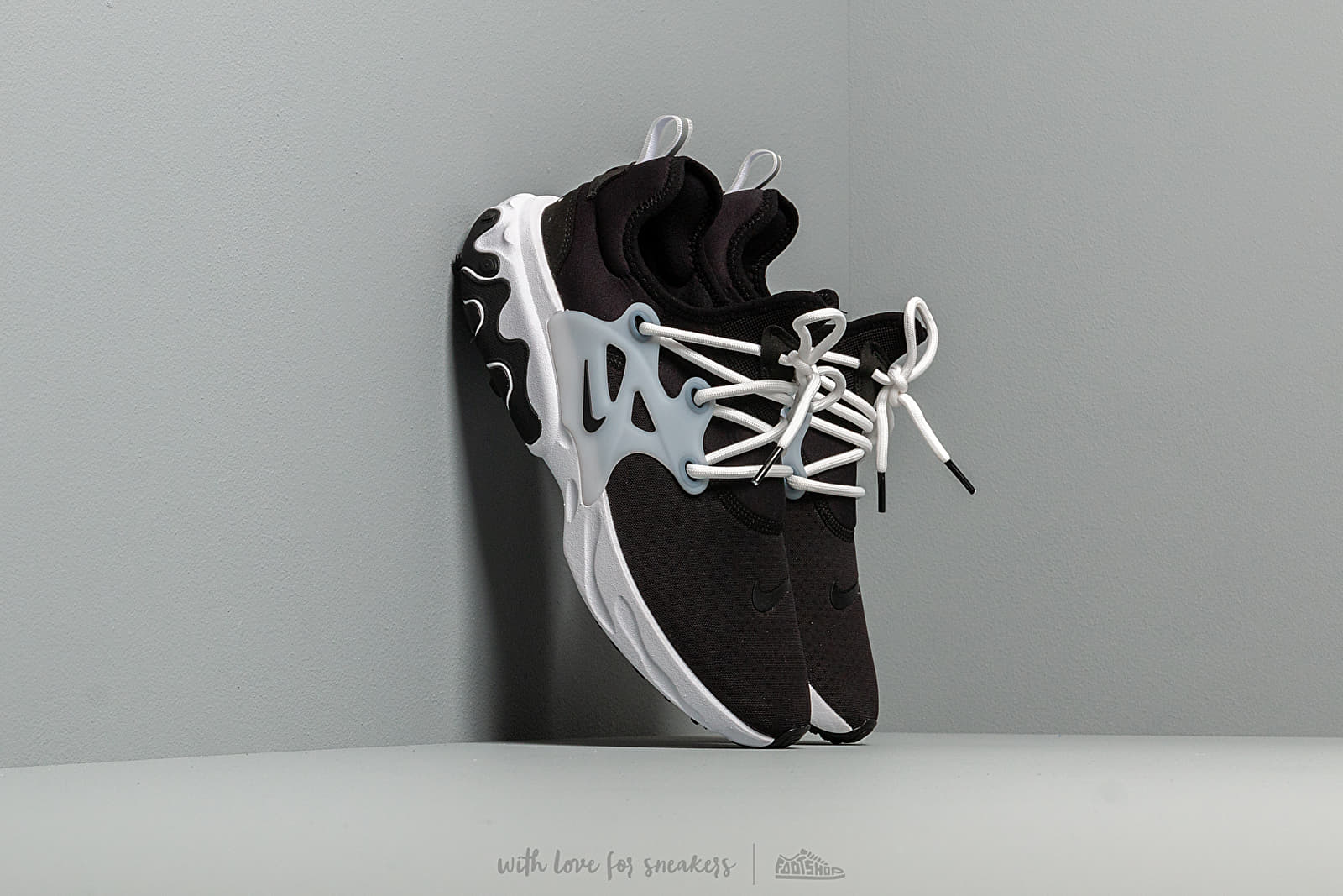 Presto react triple black mens new arrivals