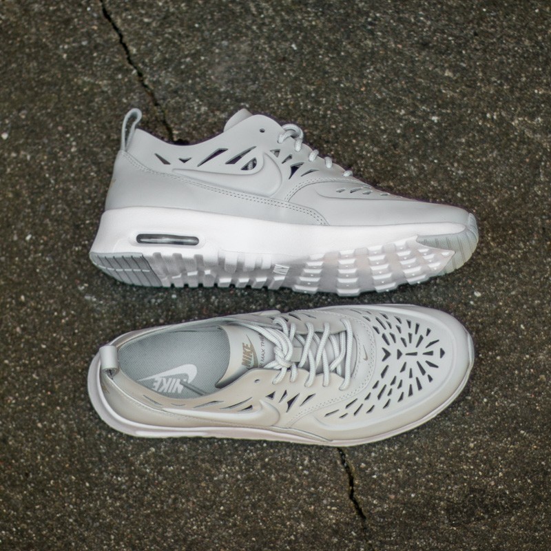 Nike thea white sale 33916 best sale