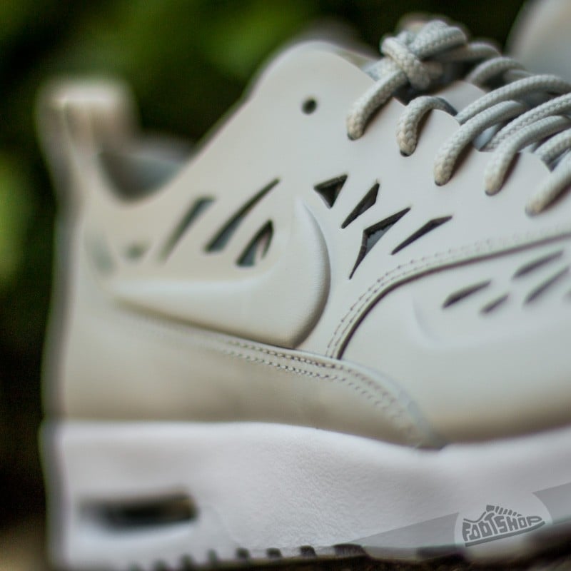 Nike air max thea womens light bone 2025