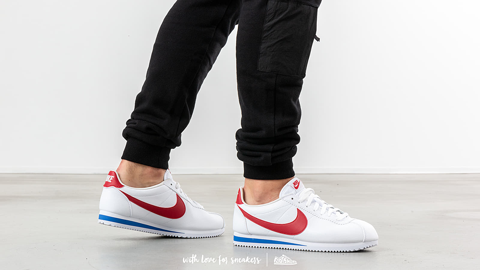 Men s shoes Nike Classic Cortez Leather White Varsity Red Varsity Royal Footshop