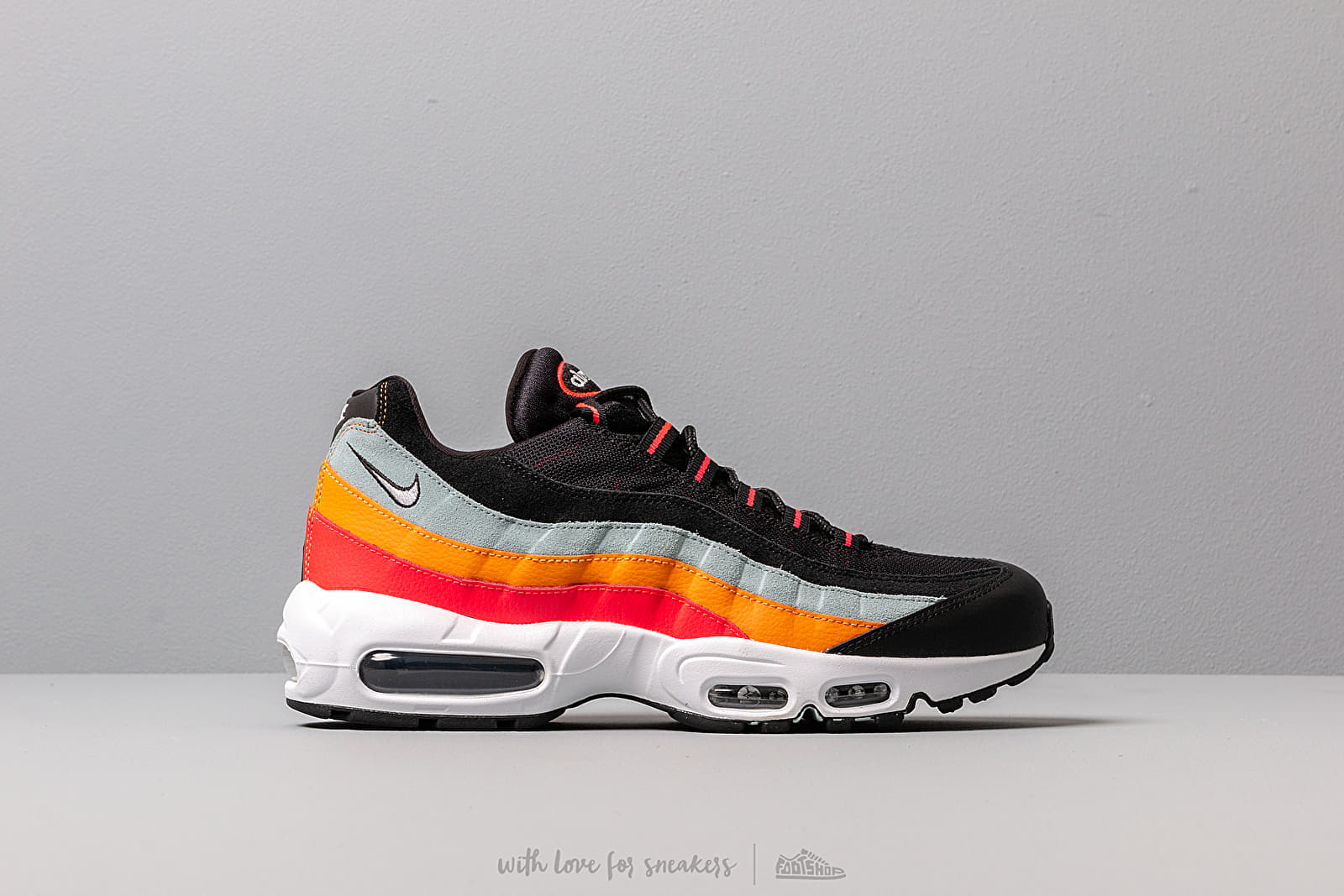 Nike air max 95 essential trainer black / white / ocean cube online