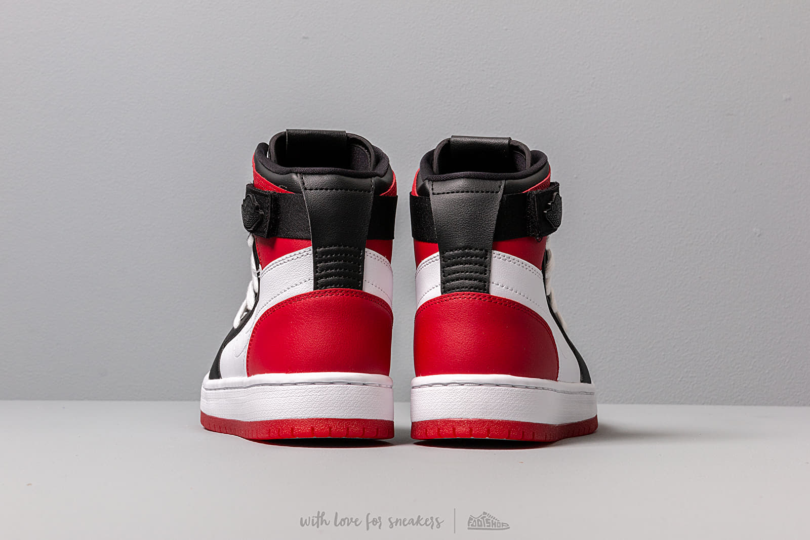 Women's shoes Air Jordan Wmns 1 Nova XX White/ Gym Red-Black
