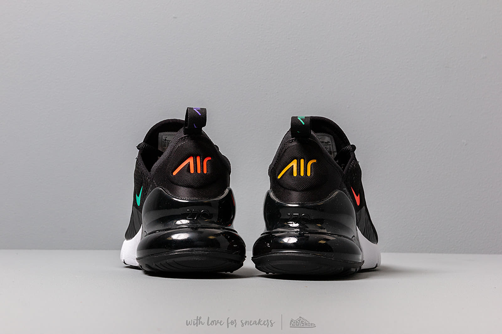 Nike 270 black flash crimson discount