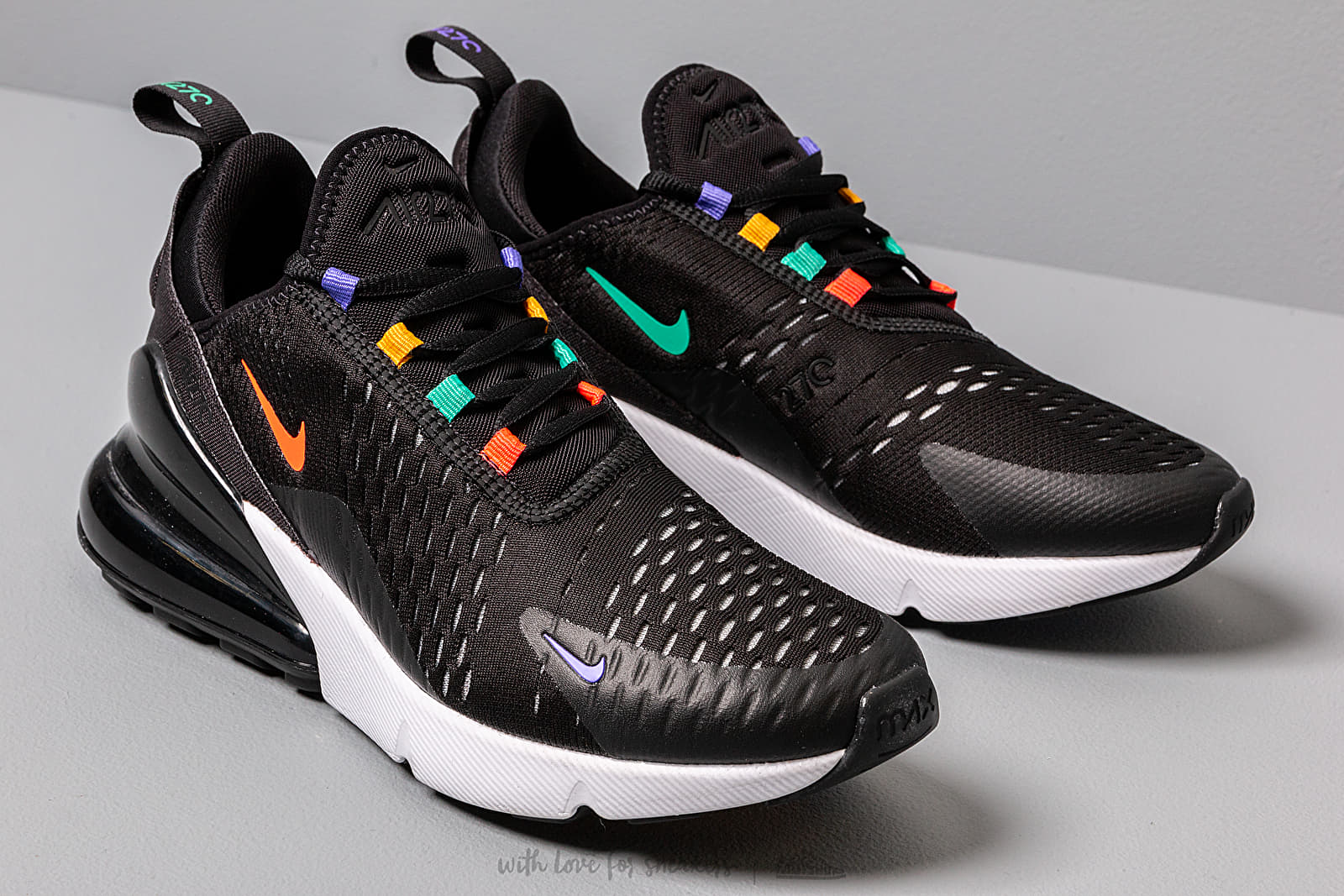 Damen Sneaker und Schuhe Nike W Air Max 270 Black Flash Crimson University Gold Footshop
