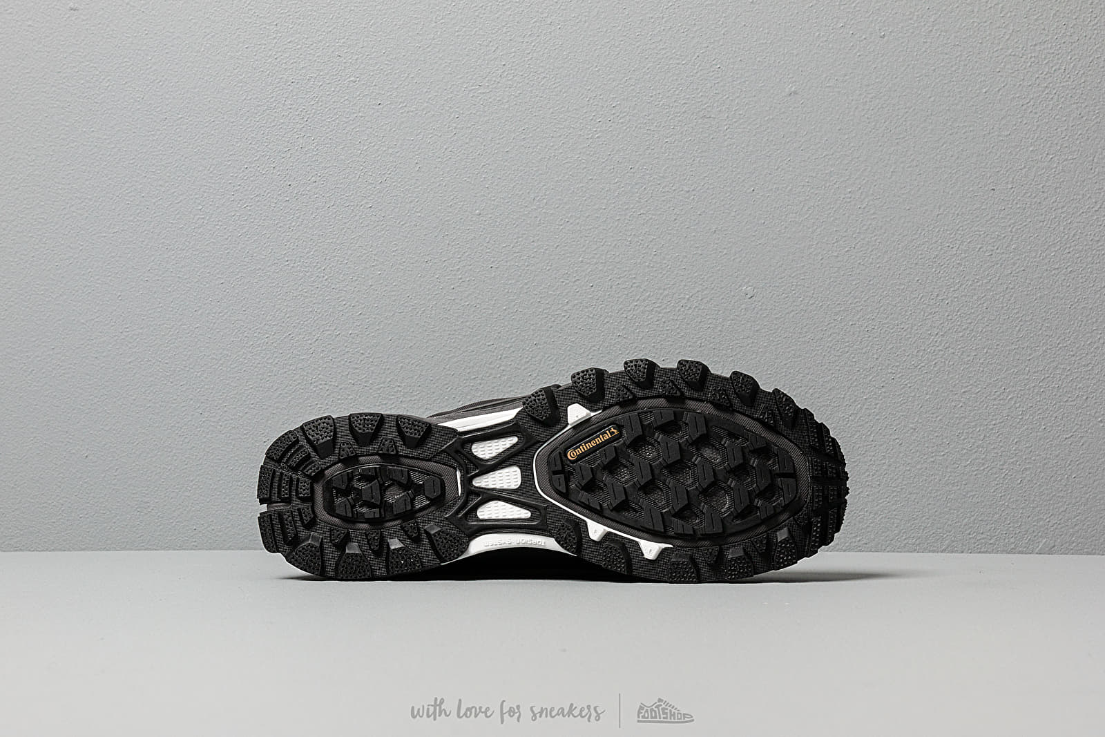 Damesko adidas x Stella McCartney adizero XT Utility Black/ Iron Met./ Night Steel-Smc