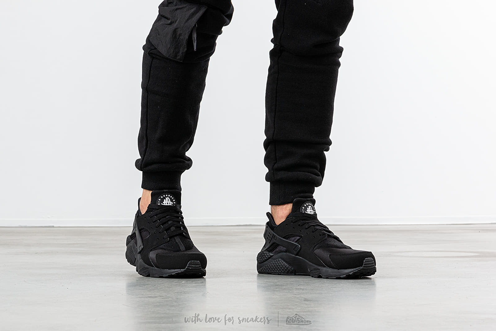 Men s shoes Nike Air Huarache Black Black Footshop
