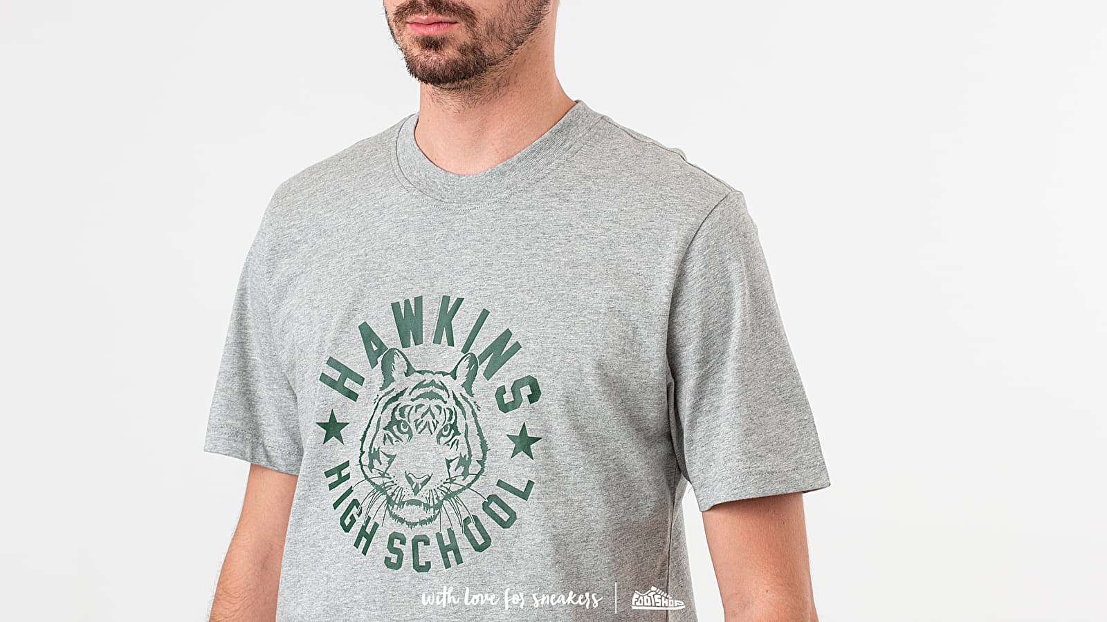 T shirts Nike x Stranger Things NRG Tee Dark Grey Heather Fir Footshop