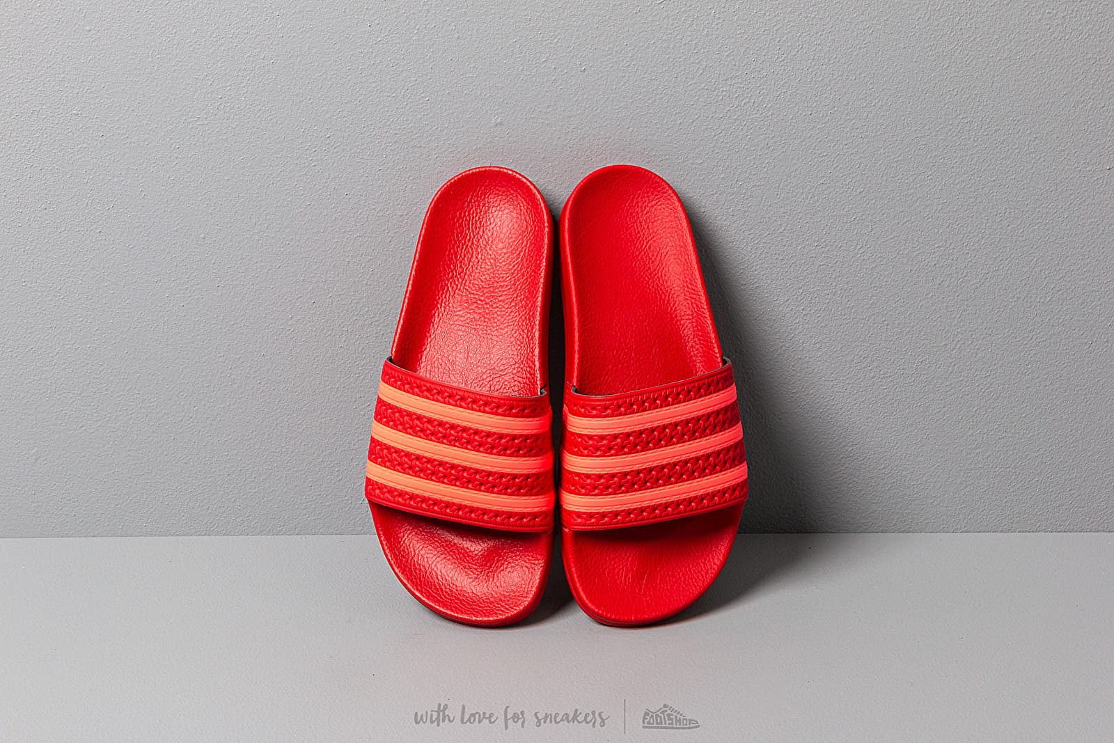 Adidas adilette deals women's red