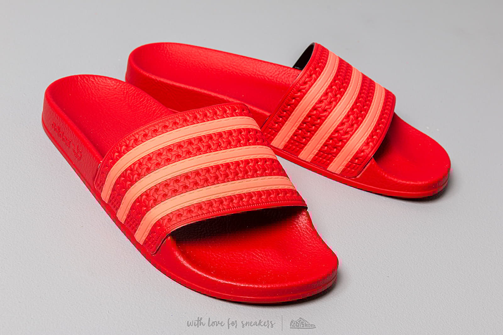 Adidas adilette slides women's red store
