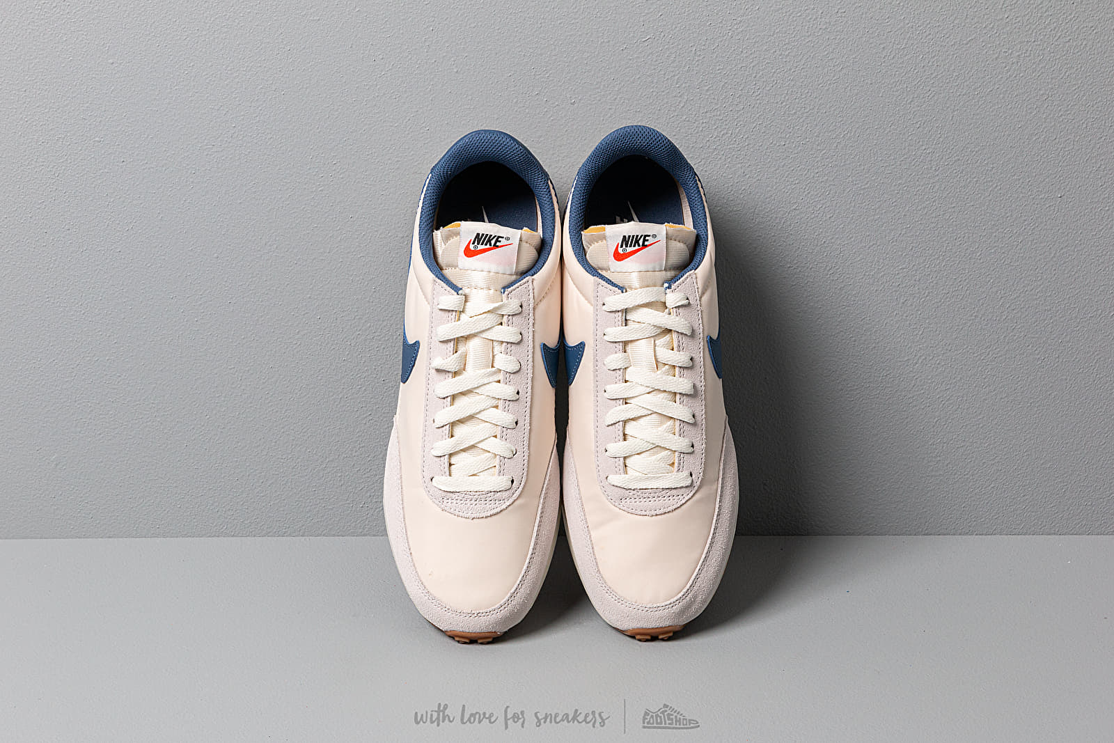 Nike tailwind vast grey clearance