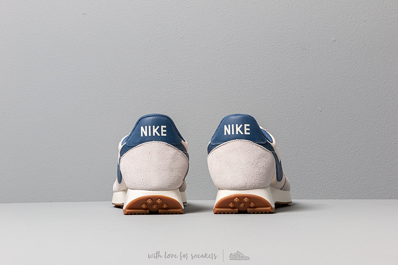 Nike tailwind hot sale 79 mystic navy