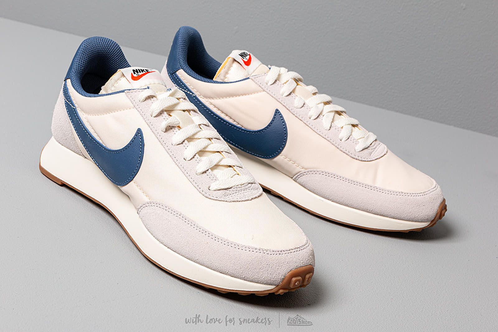 Men s shoes Nike Air Tailwind 79 Vast Grey Mystic Navy Light Cream Sail Footshop