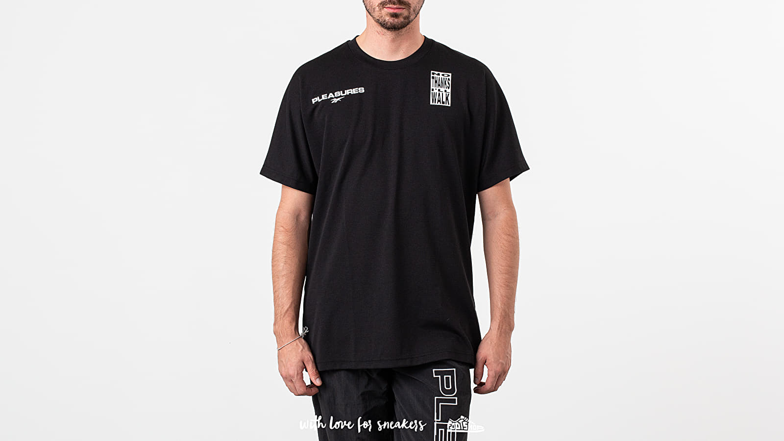T-shirts Reebok x Pleasures CL V Unisex Tee Black